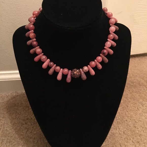 Raspberry Drop Choker - Picture 3 of 10